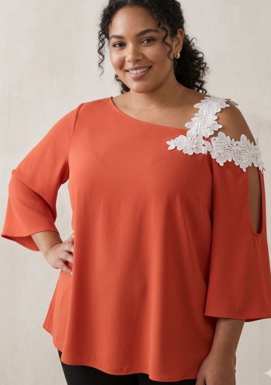 5794( Colleen Lopez Orange One Shoulder White Applique Strap Split Sleeve Top 2X